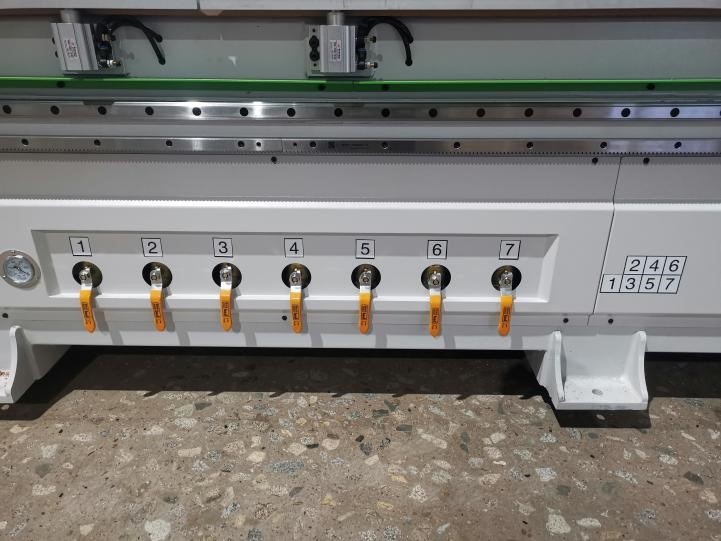 HOLD HE2130GASCP  Вакуумный рабочий стол 