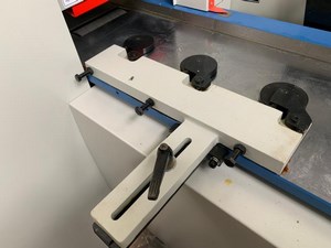 QUADRO 512 GH  Хромированный подающий стол  Стол покрыт хромом для повышения износостойкости 