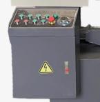 GZ4240 (400мм) 
  Удобный пульт управления, интегрированнный в станок  
