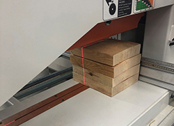 EcoWood  Лазерный указатель пропила  Для удобства эксплуатации станок оснащён лазерным указателем пропила 