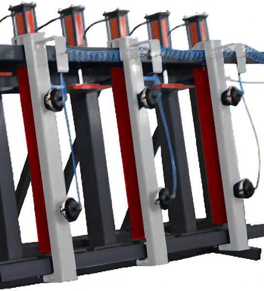 IRONMAC Press 150/HP  Пневматические откатные фронтальные прижимы  Удобно и быстро устанавливаются и автоматически с помощью кнопки зажимают пакет на необходимое усилие 
