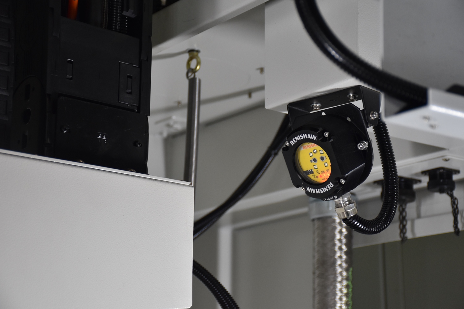Pinnacle SV(LV)-65 
 СИСТЕМА ИЗМЕРЕНИЯ ДЕТАЛИ 
RENISHAW OMP60 - устройства измерения заготовки обеспечивает высокую точность базирования, сокращает время на установку и базирование детали  Позволяет установить деталь с привязкой к ЧПУ ст...